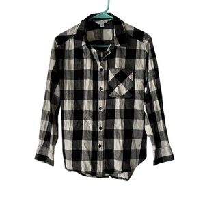 Time and Tru long sleeve plaid button up with pocket